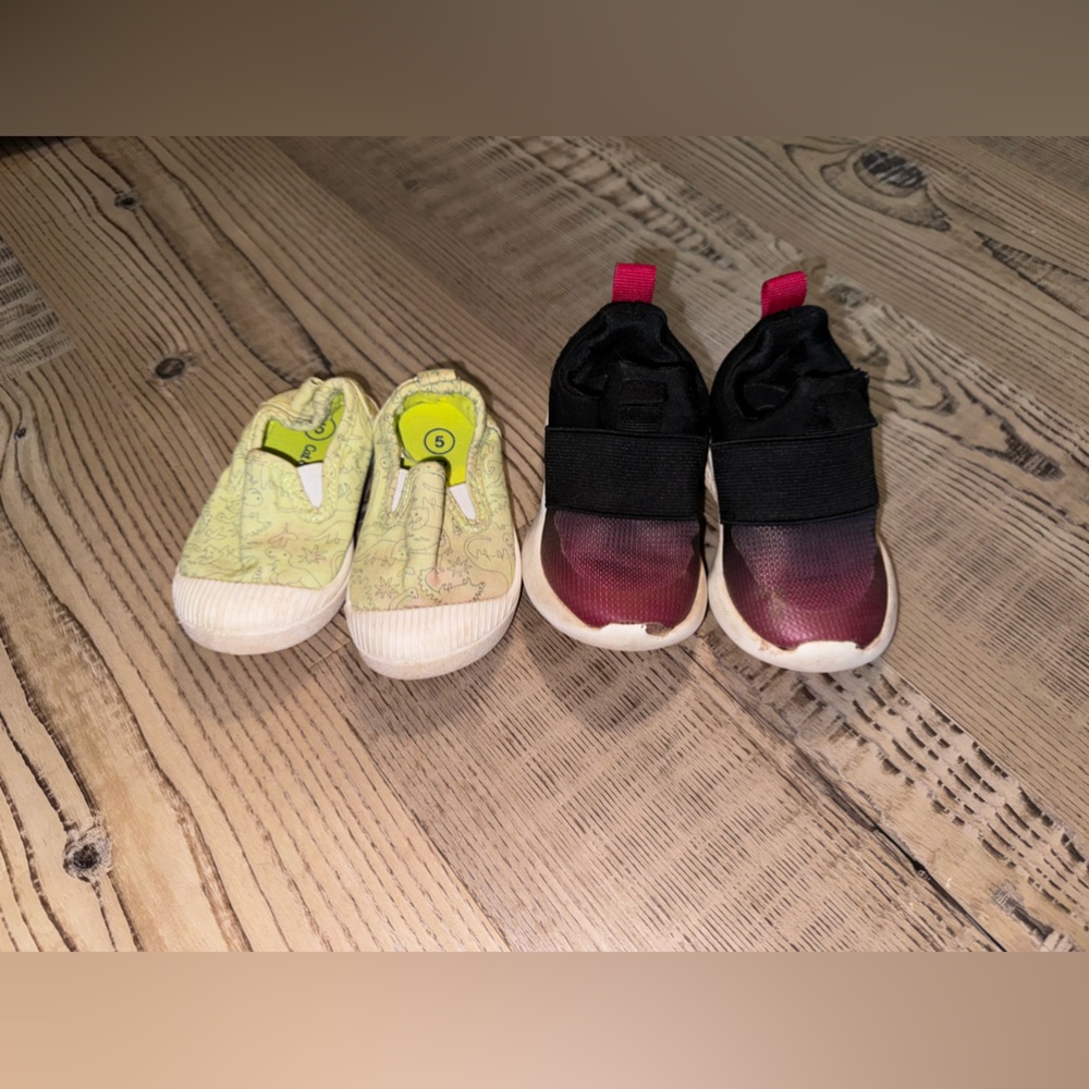 Cat & Jack toddler shoes - size 5
